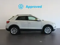Usado VW T-Roc Life 115 CV (84 kW) 2024 Gris SUV