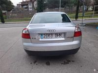 Usado Audi A4 150 CV (110 kW) 2001 Gris / plata Berlina