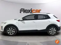 Usado Kia Stonic 84 CV (61 kW) 2022 Blanco SUV