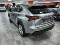 Usado Lexus NX300h Luxury Line 197 CV (144 kW) 2016 Gris SUV