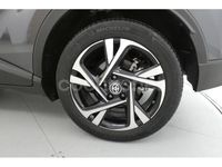 Usado Toyota C-HR Advance 122 CV (89 kW) 2023 Gris / plata SUV