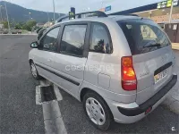 Usado Hyundai Matrix GLS 103 CV (75 kW) 2001 Gris / plata Monovolumen