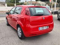 Usado Fiat Punto Feel 69 CV (50 kW) 2007 Rojo Utilitario