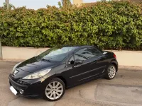 Usado Peugeot 207 CC Sport 110 CV (80 kW) 2007 Negro Descapotable