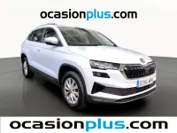 Usado Skoda Karoq Selection 115 CV (84 kW) 2024 Blanco SUV