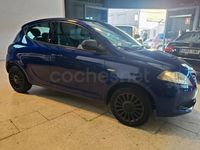 Usado Lancia Ypsilon 69 CV (50 kW) 2014 Violeta / lila Utilitario