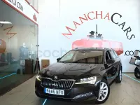 Usado Skoda Superb Style 150 CV (110 kW) 2020 Marrón Familiar