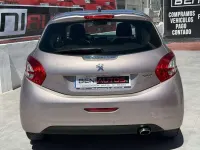 Usado Peugeot 208 Allure 95 CV (69 kW) 2013 Gris Utilitario