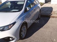 Usado Toyota Auris Hybrid Active 136 CV (100 kW) 2017 Blanco Familiar
