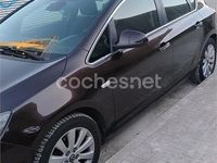 Usado Opel Astra Excellence 130 CV (95 kW) 2013 Marrón Berlina