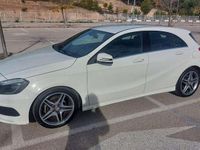 Usado Mercedes A180 AMG line 109 CV (80 kW) 2015 Blanco Utilitario