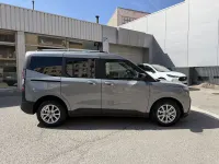 Usado Ford Tourneo Courier Titanium 125 CV (91 kW) 2024 Gris / plata Monovolumen