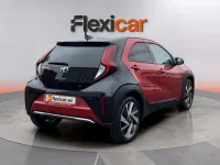 Usado Toyota Aygo X Play 72 CV (52 kW) 2022 Rojo SUV