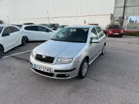 Usado Skoda Fabia Comfort 80 CV (58 kW) 2005 Gris / plata Berlina
