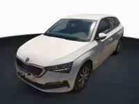Usado Skoda Scala Ambition 95 CV (69 kW) 2022 Blanco Utilitario