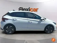 Käytetty Hyundai i20 84 HP (61 kW) 2021 Valkoinen Viistoperä