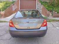 Usado Ford Mondeo Trend 125 CV (91 kW) 2002 Gris / plata Berlina