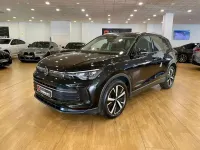 Usado VW Tiguan R-line 150 CV (110 kW) 2025 Negro SUV
