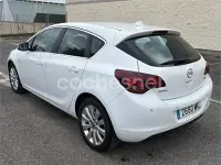 Usado Opel Astra Sport 125 CV (91 kW) 2012 Blanco Berlina