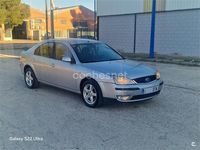 Usado Ford Mondeo Sport 155 CV (114 kW) 2005 Gris / plata Berlina