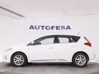 Usado Toyota Auris 100 CV (73 kW) 2013 Blanco