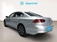 Usado VW Passat Executive 120 CV (88 kW) 2020 Gris plata Berlina