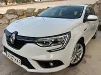 Usado Renault Mégane IV Business 90 CV (66 kW) 2018 Blanco Berlina