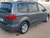 Usado Seat Alhambra 4Drive 140 CV (102 kW) 2014 Gris / plata Monovolumen