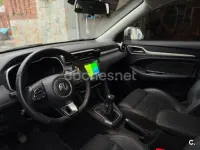 Usado MG ZS Luxury 111 CV (81 kW) 2023 Gris / plata SUV
