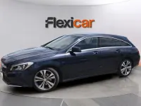 Usado Mercedes CLA200 Shooting Brake 136 CV (100 kW) 2017 Azul Familiar