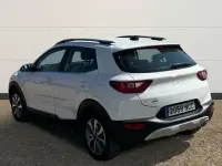 Usado Kia Stonic 100 CV (73 kW) 2025 Blanco SUV