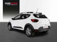 Usado Dacia Sandero Expression 91 CV (66 kW) 2023 Blanco Utilitario