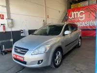 Usado Kia Ceed 115 CV (84 kW) 2008 Gris / plata Utilitario