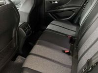 Usado Peugeot 3008 Allure 131 CV (96 kW) 2018 Blanco SUV