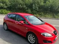 Usado Seat Leon Reference 105 CV (77 kW) 2010 Rojo Utilitario