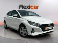 Usado Hyundai i20 100 CV (73 kW) 2021 Blanco Utilitario