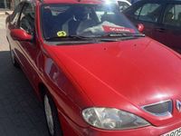 Usado Renault Mégane II Dynamique 98 CV (72 kW) 2002 Rojo Utilitario