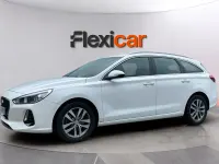 Usado Hyundai i30 110 CV (80 kW) 2018 Blanco Familiar