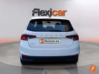 Usado Skoda Fabia Active 80 CV (58 kW) 2022 Blanco Utilitario
