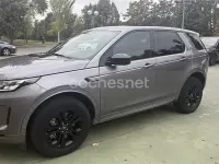 Usado Land Rover Discovery Sport Basis 309 CV (227 kW) 2021 Gris / plata SUV