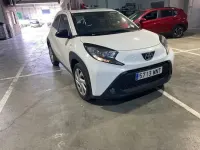 Usado Toyota Aygo X Play 72 CV (52 kW) 2024 Blanco SUV