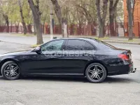 Usado Mercedes E220 Elegance 170 CV (125 kW) 2016 Negro Berlina