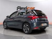 Usado Hyundai i20 101 CV (74 kW) 2022 Gris Utilitario