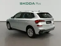 Usado Skoda Kamiq Selection 115 CV (84 kW) 2025 Gris plata SUV
