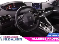Usado Peugeot 5008 Style 131 CV (96 kW) 2021 Burdeos SUV