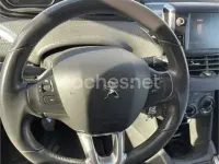 Usado Peugeot 208 Style 82 CV (60 kW) 2018 Gris / plata Utilitario