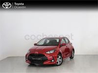 Usado Toyota Yaris Hybrid Active 116 CV (85 kW) 2025 Rojo Monovolumen