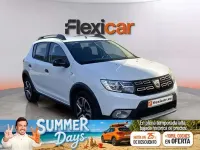 Usado Dacia Sandero Comfort 91 CV (66 kW) 2018 Blanco Utilitario