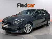 Usado Kia Ceed 136 CV (100 kW) 2023 Gris Utilitario