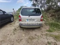 Usado Opel Zafira Elegance 100 CV (73 kW) 2004 Gris / plata Monovolumen